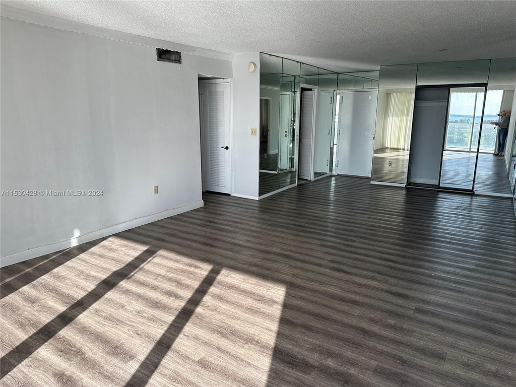 5750 Collins Ave - Photo 6