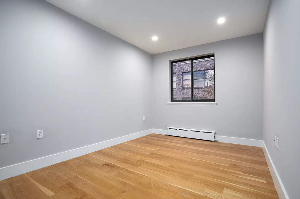 345 West 30th Street - Photo 2