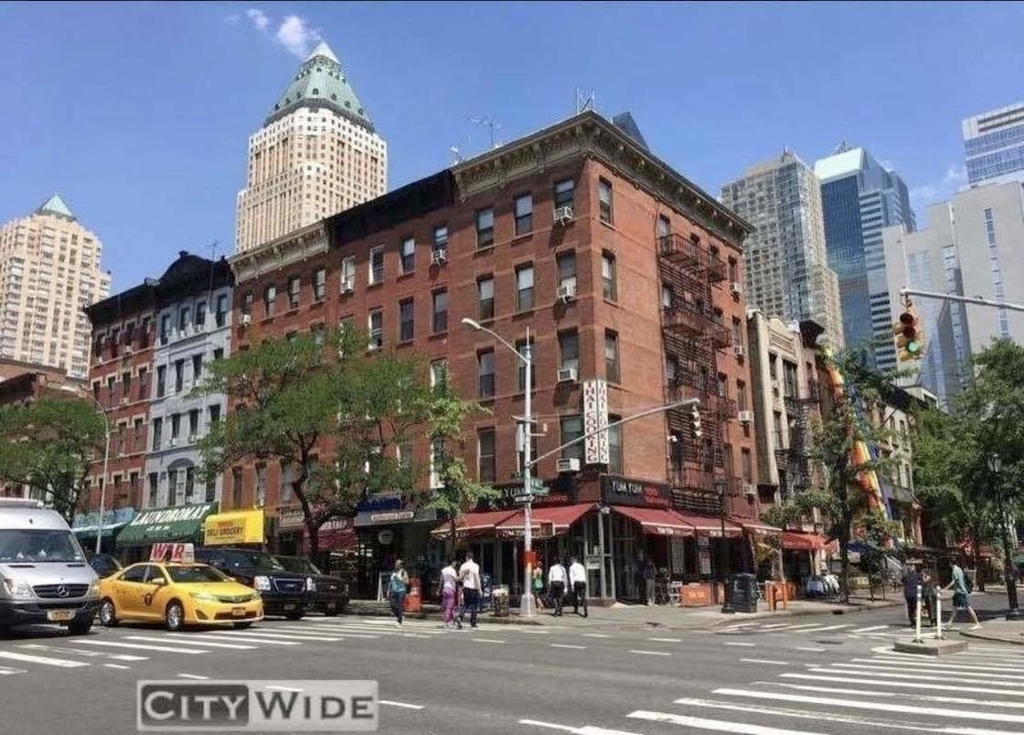 441 West 51st Street - Photo 6