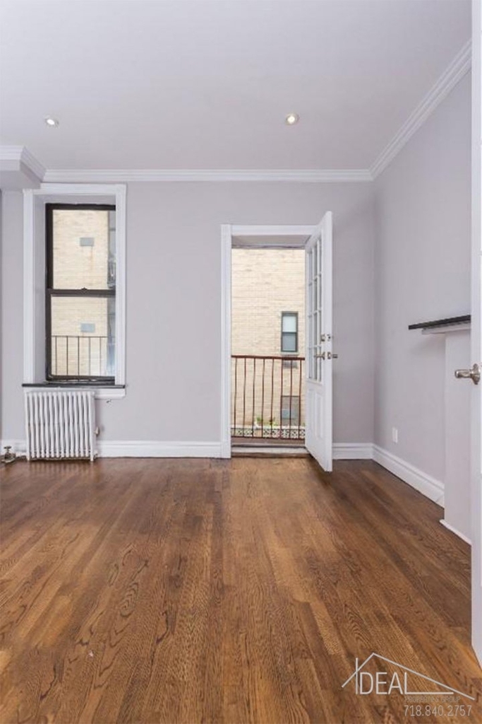 214 East 25th Street - Photo 4