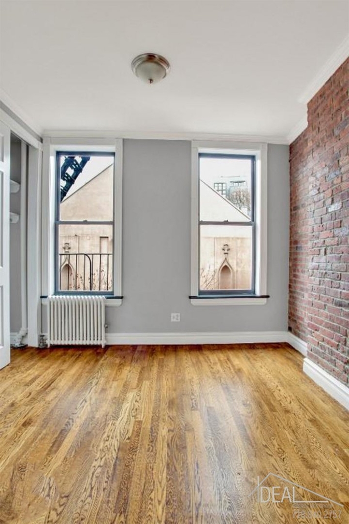 250 Mott Street - Photo 2