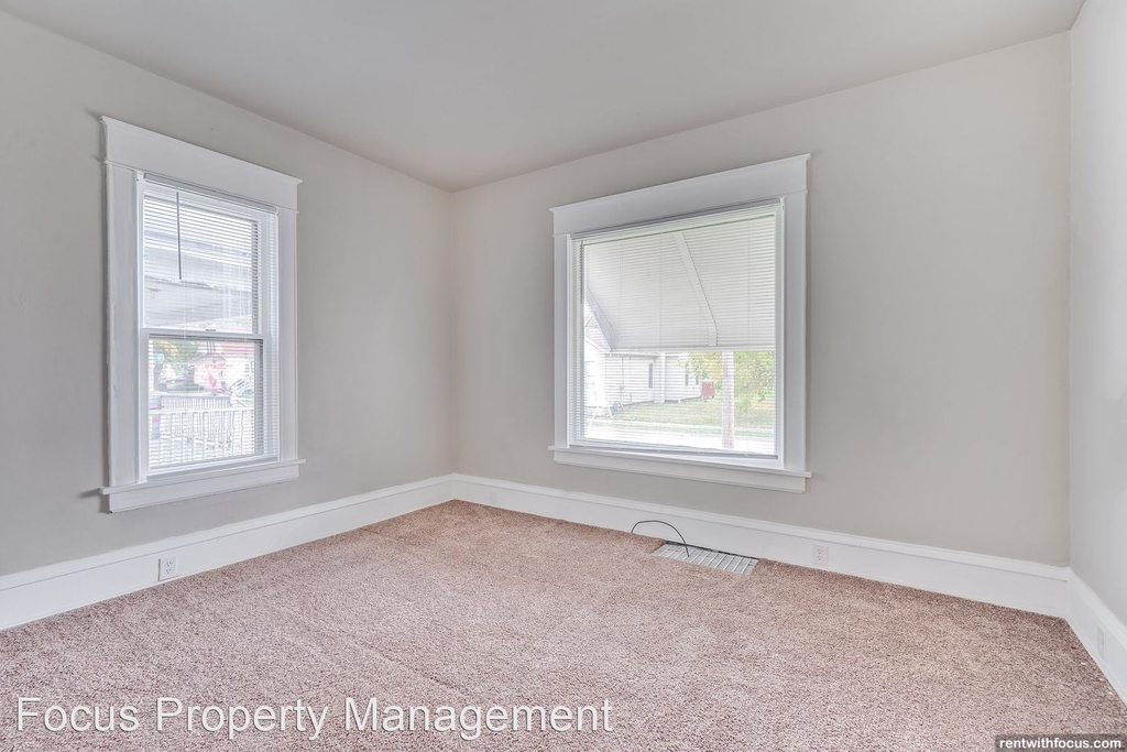 328 Parkway Ave. - Photo 1