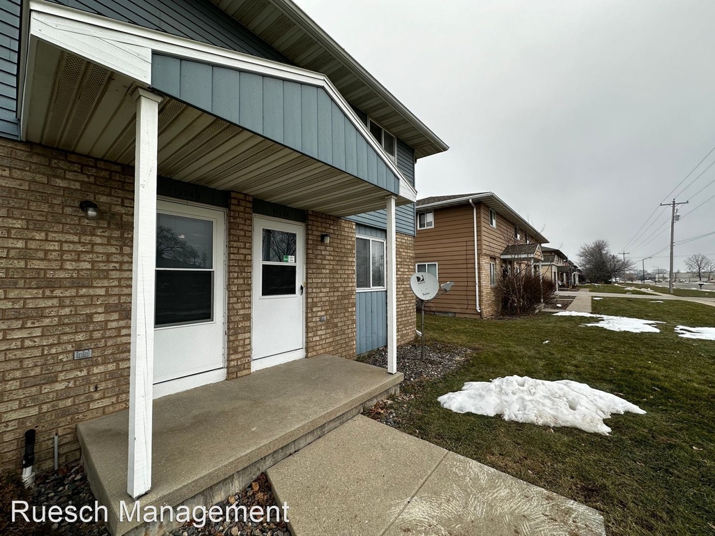 1204 Scheuring Rd - Photo 3