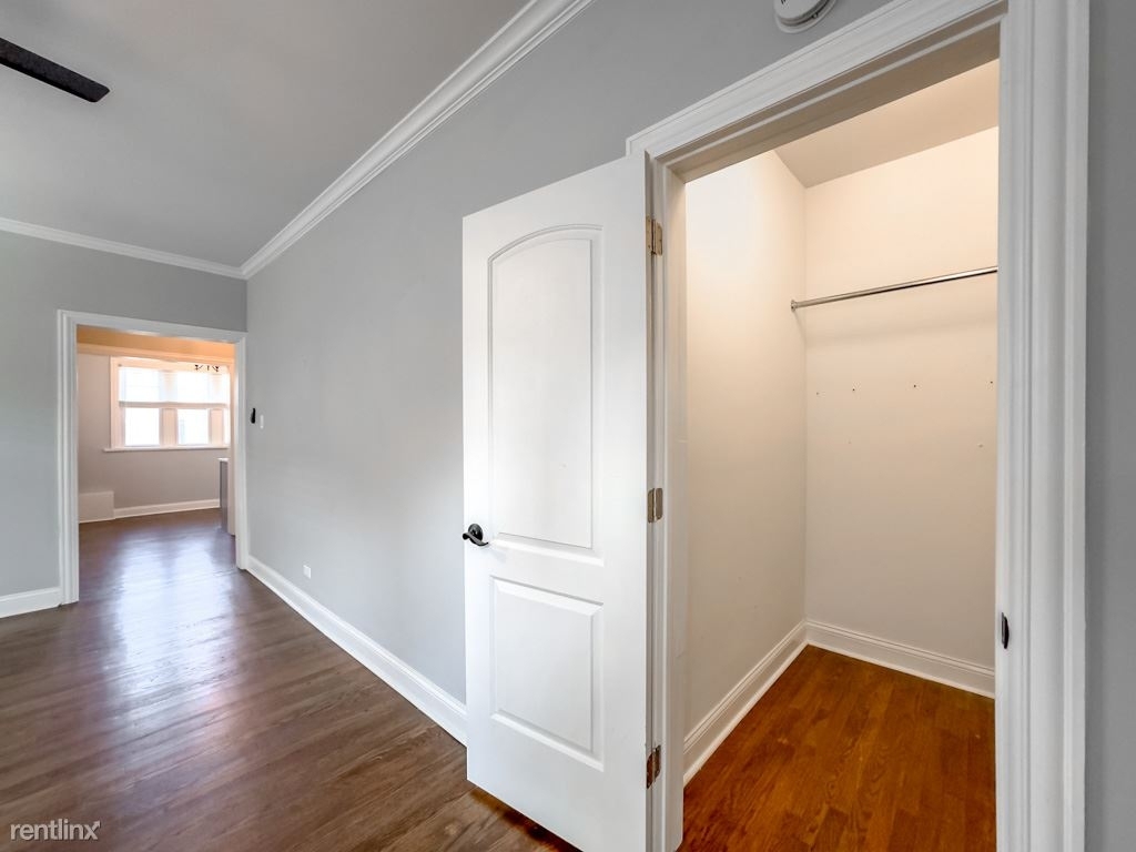 1130 Maple, Unit 9 - Photo 17