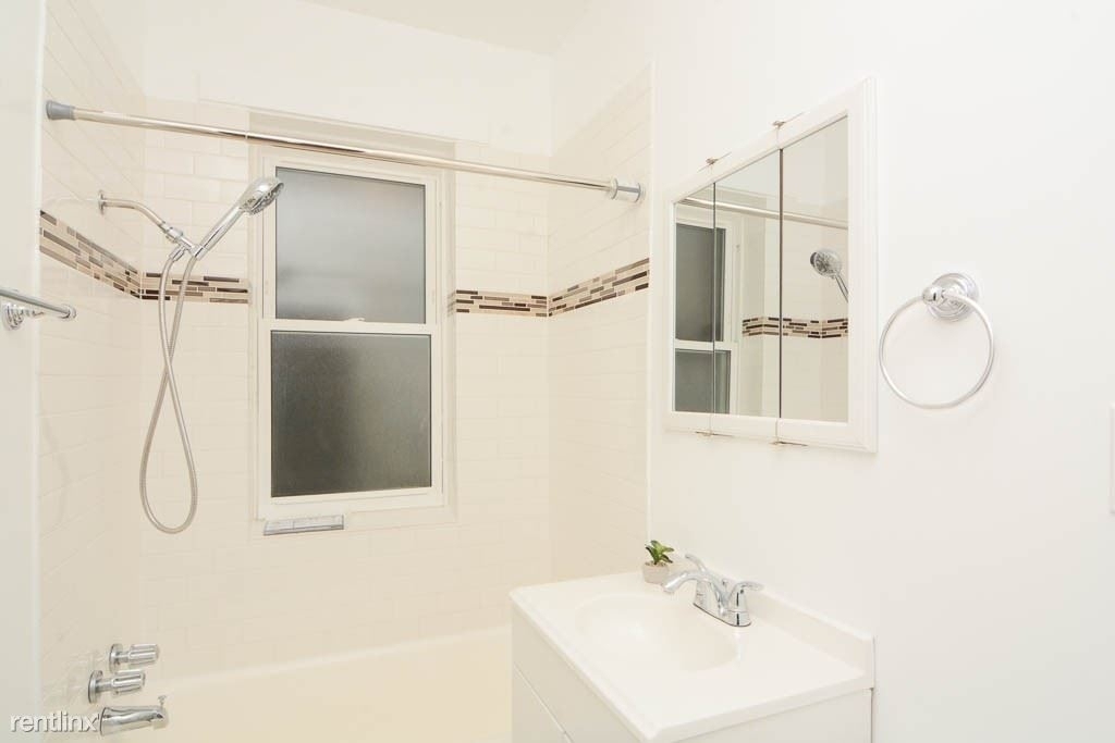 4218 N. Clark, Unit 7 - Photo 18