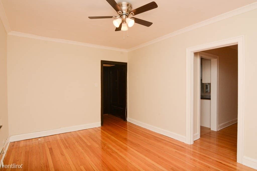 4218 N. Clark, Unit 7 - Photo 10