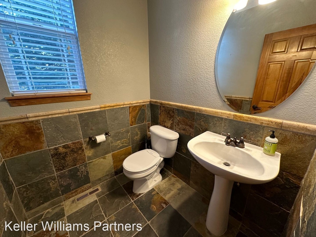 8077 Briarthorn Ln - Photo 2