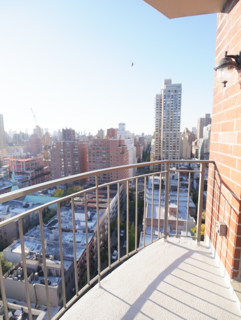 245 East 84th Street - Photo 10
