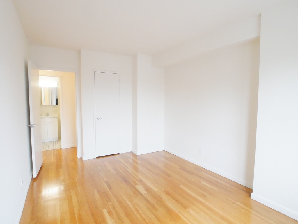 245 East 84th Street - Photo 7