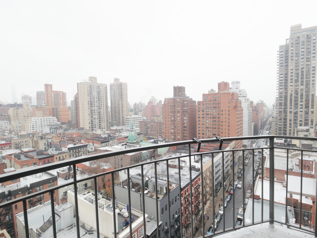 245 East 84th Street - Photo 4