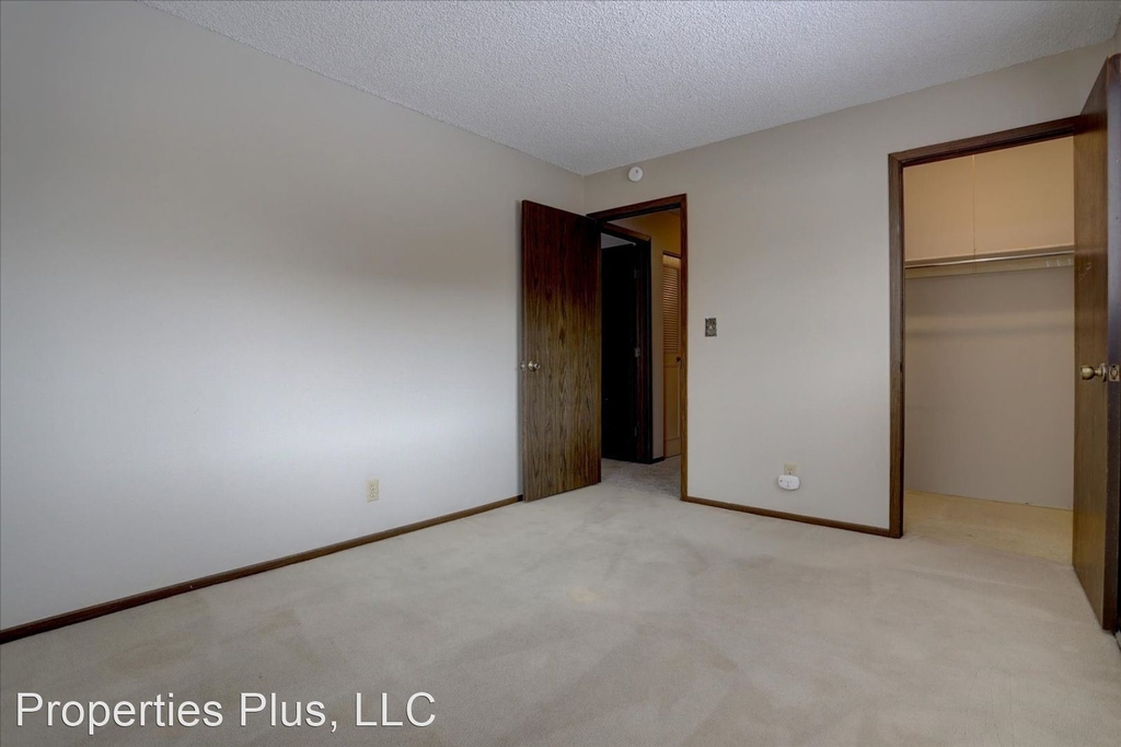 9777 Orangewood Dr - Photo 15