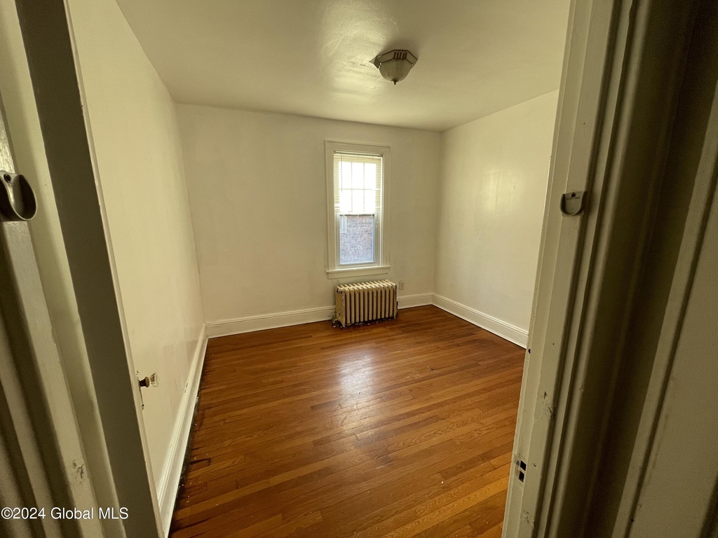 1052 Washington Avenue - Photo 4