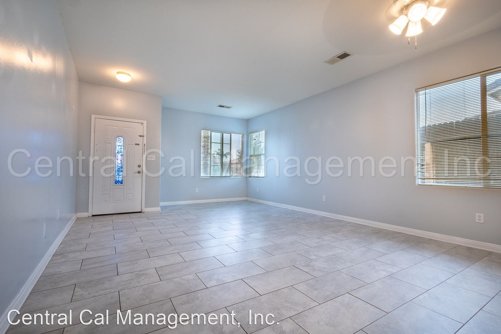 2604 Lacorte Pl - Photo 3