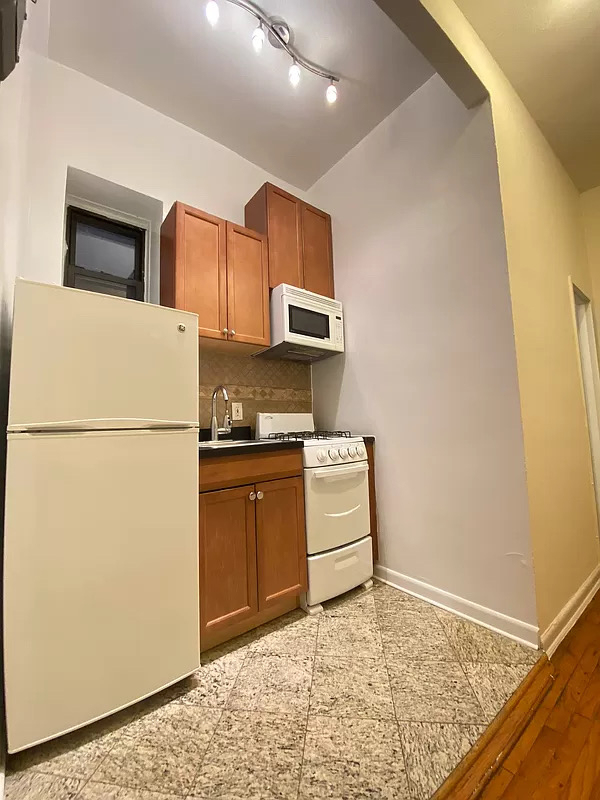 436 East 89th Street - Photo 5