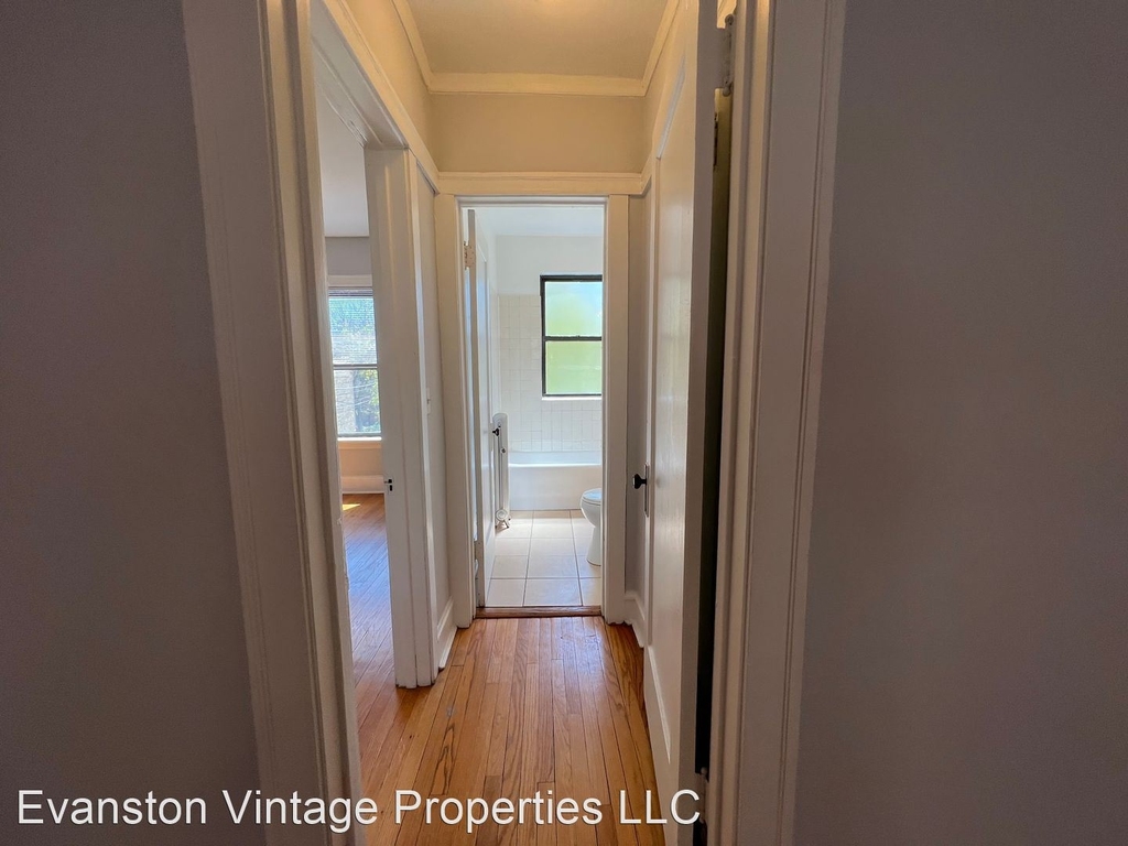 2121 Ridge Ave - Photo 2