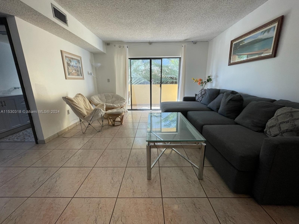 2924 Collins Ave - Photo 0