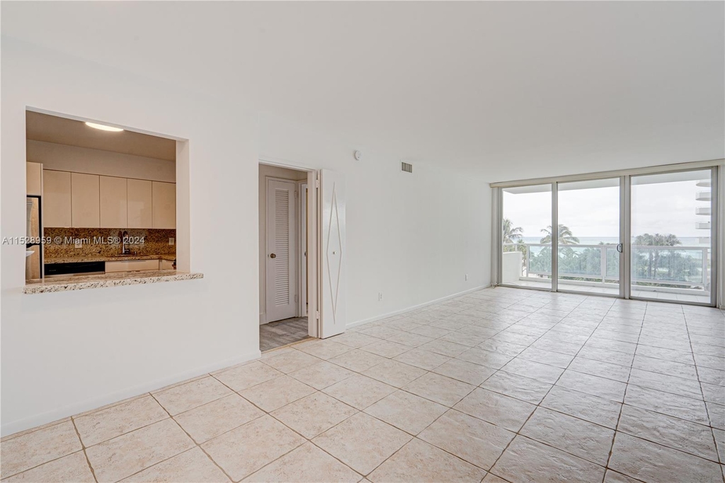 5161 Collins Ave - Photo 9