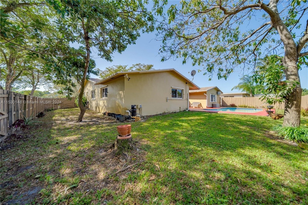 11101 Nw 18th Pl - Photo 34