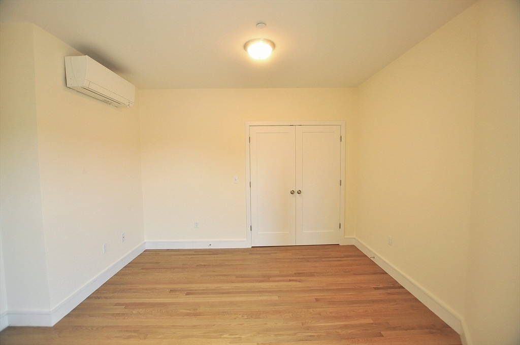 877 Beacon St - Photo 5