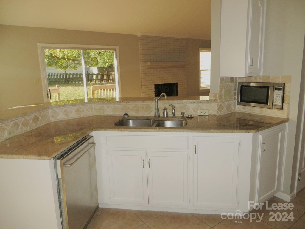 14016 Carriage Lake Drive - Photo 7