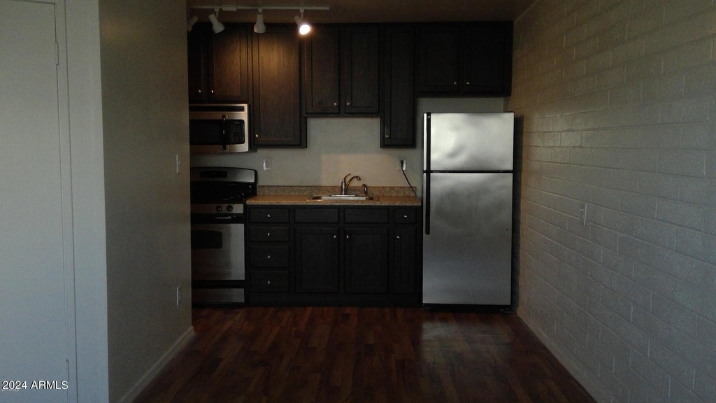 610 N 4th Avenue - Photo 5