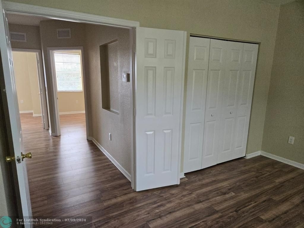 8433 Sw 25th Ct - Photo 10