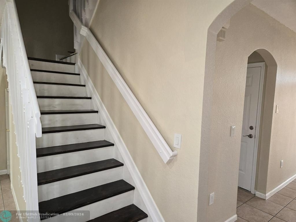 8433 Sw 25th Ct - Photo 6