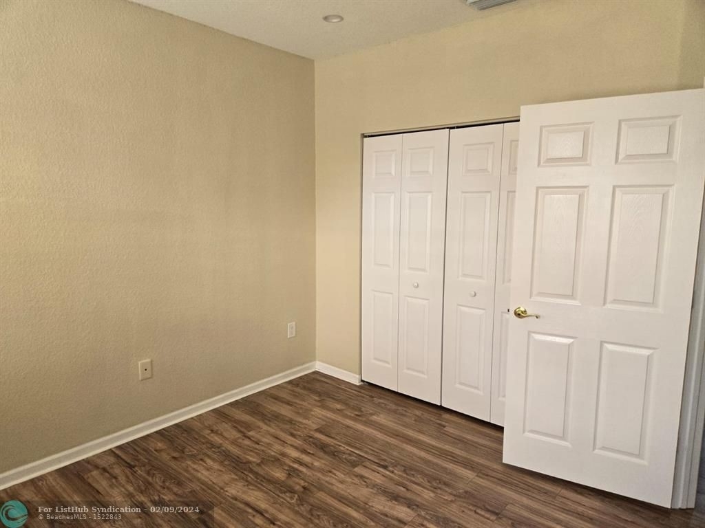 8433 Sw 25th Ct - Photo 8