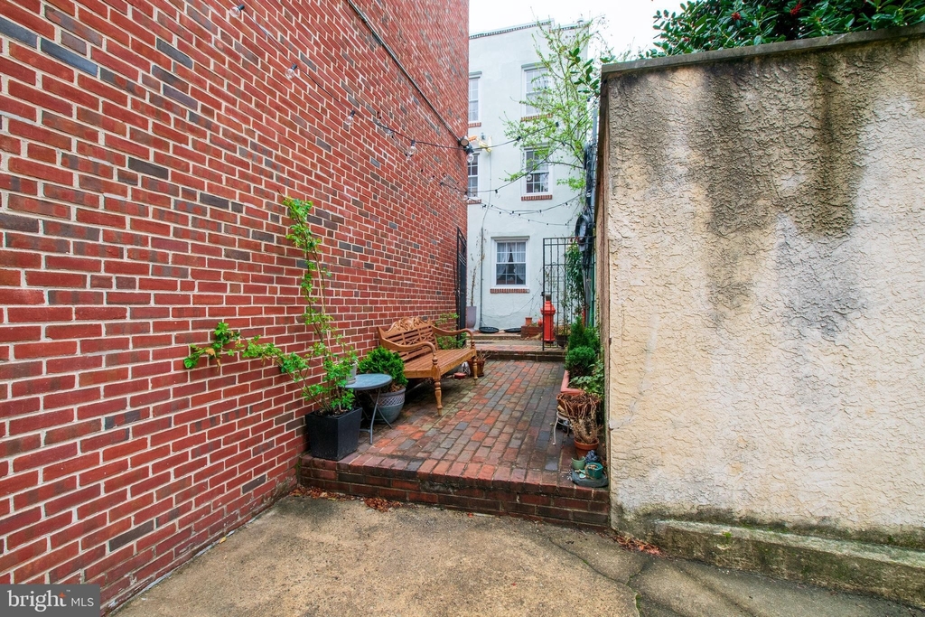 1012 Addison Street - Photo 18