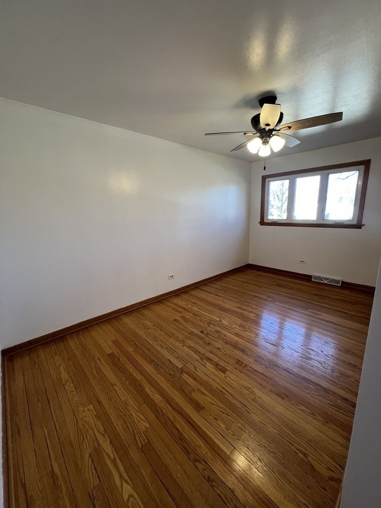 640 W Gladys Avenue - Photo 5