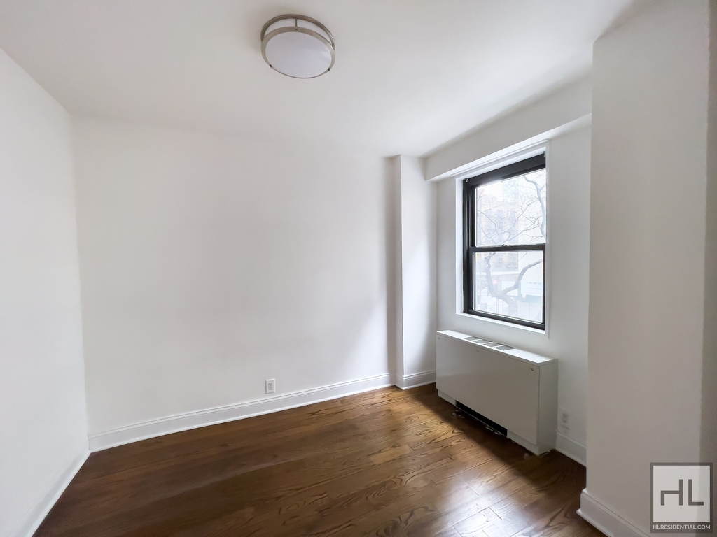 East 89 Street - Photo 5