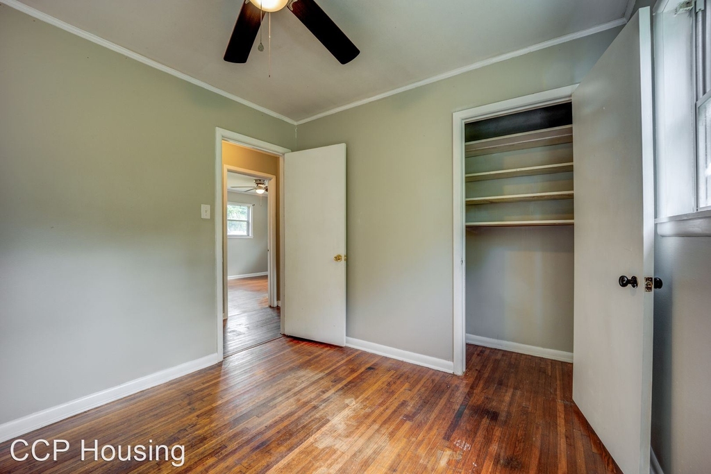 3815 Barry Avenue - Photo 12