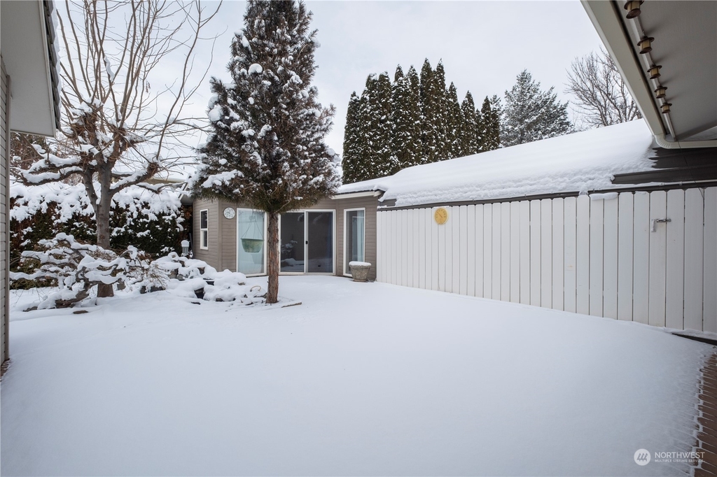 1025 N Fairview Place - Photo 21