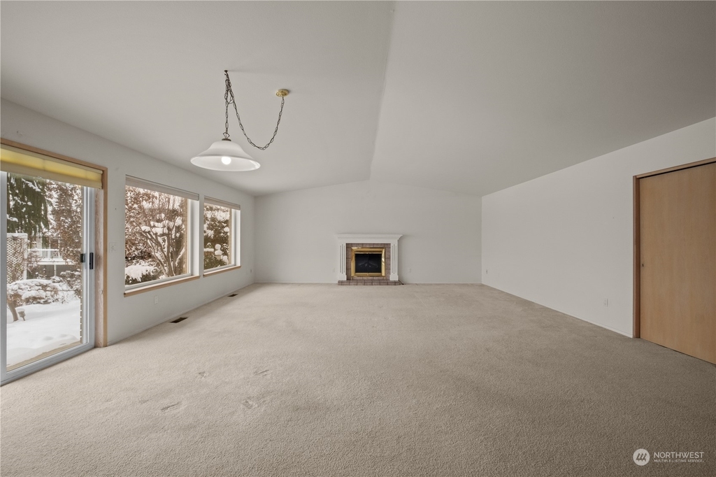 1025 N Fairview Place - Photo 6