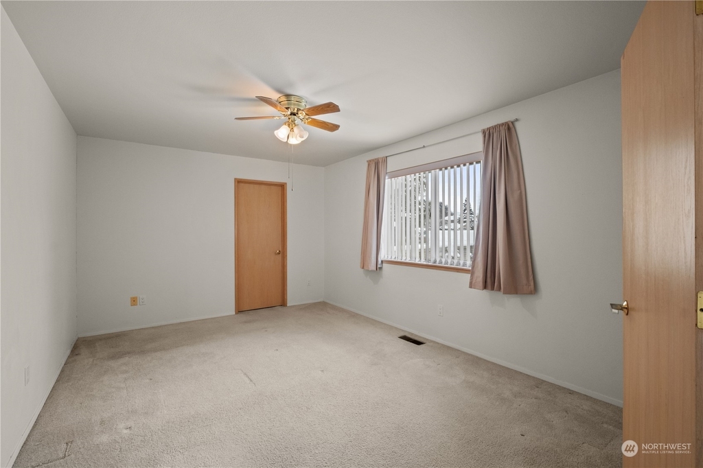 1025 N Fairview Place - Photo 10