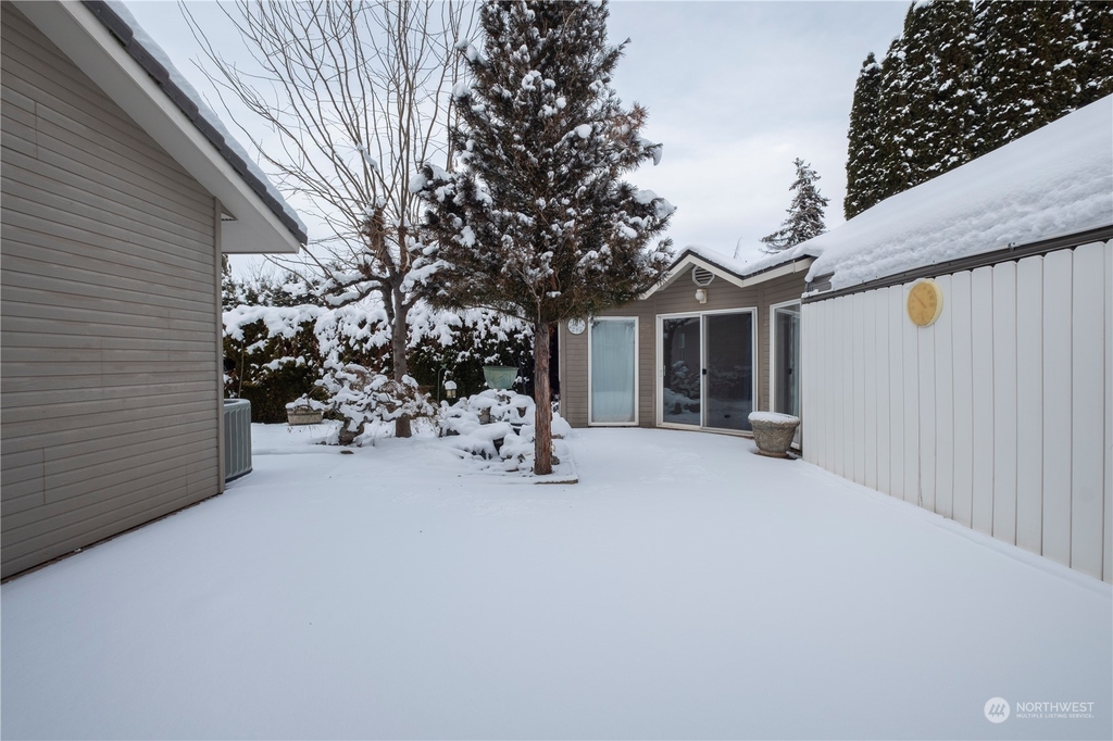 1025 N Fairview Place - Photo 22