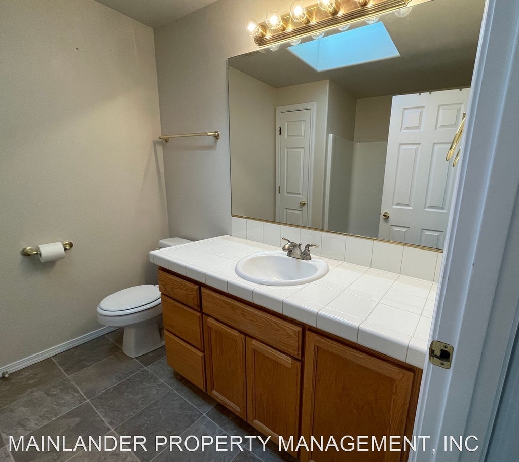 2527 N Halleck - Photo 15