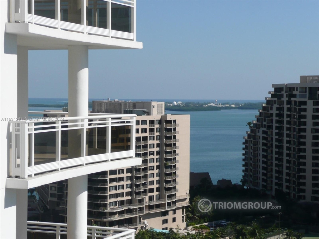 901 Brickell Key Blvd - Photo 12