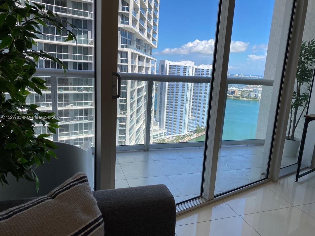 495 Brickell Avenue - Photo 4