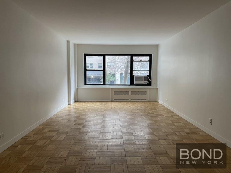 East 55th Street - Photo 0