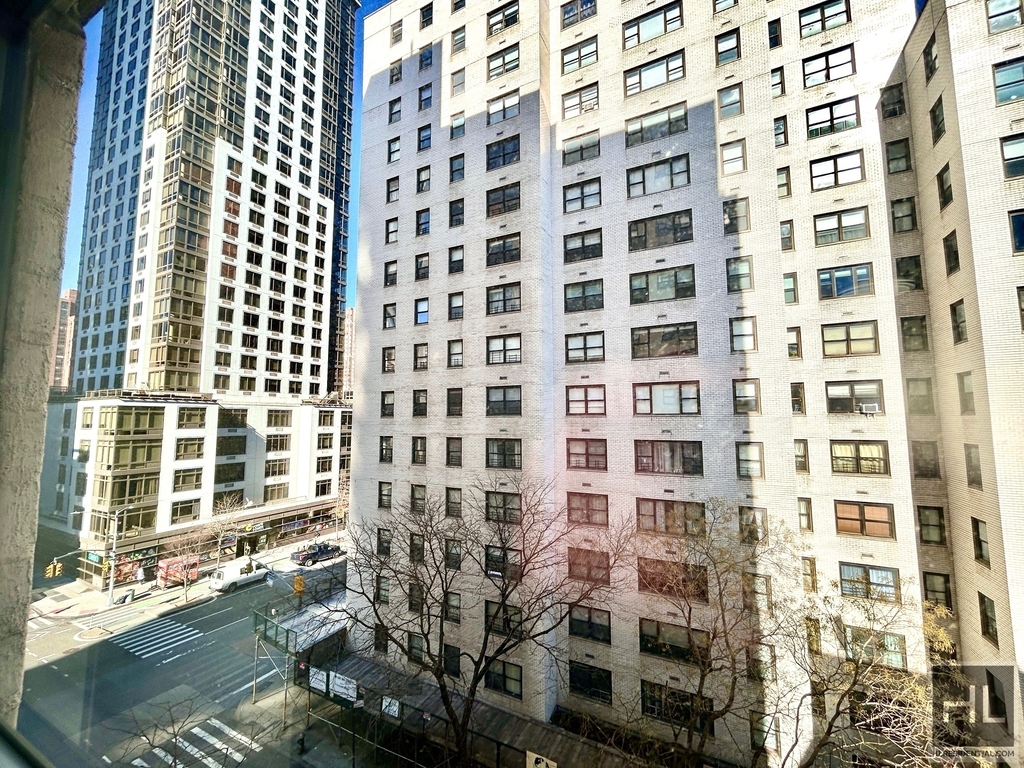 East 89 Street - Photo 20