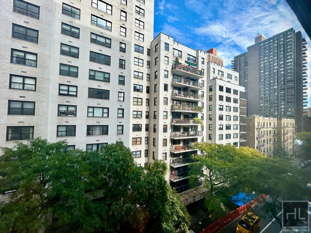 East 89 Street - Photo 16