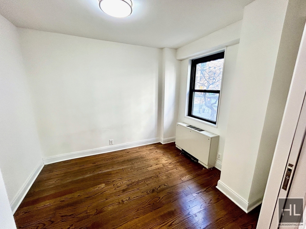 East 89 Street - Photo 12