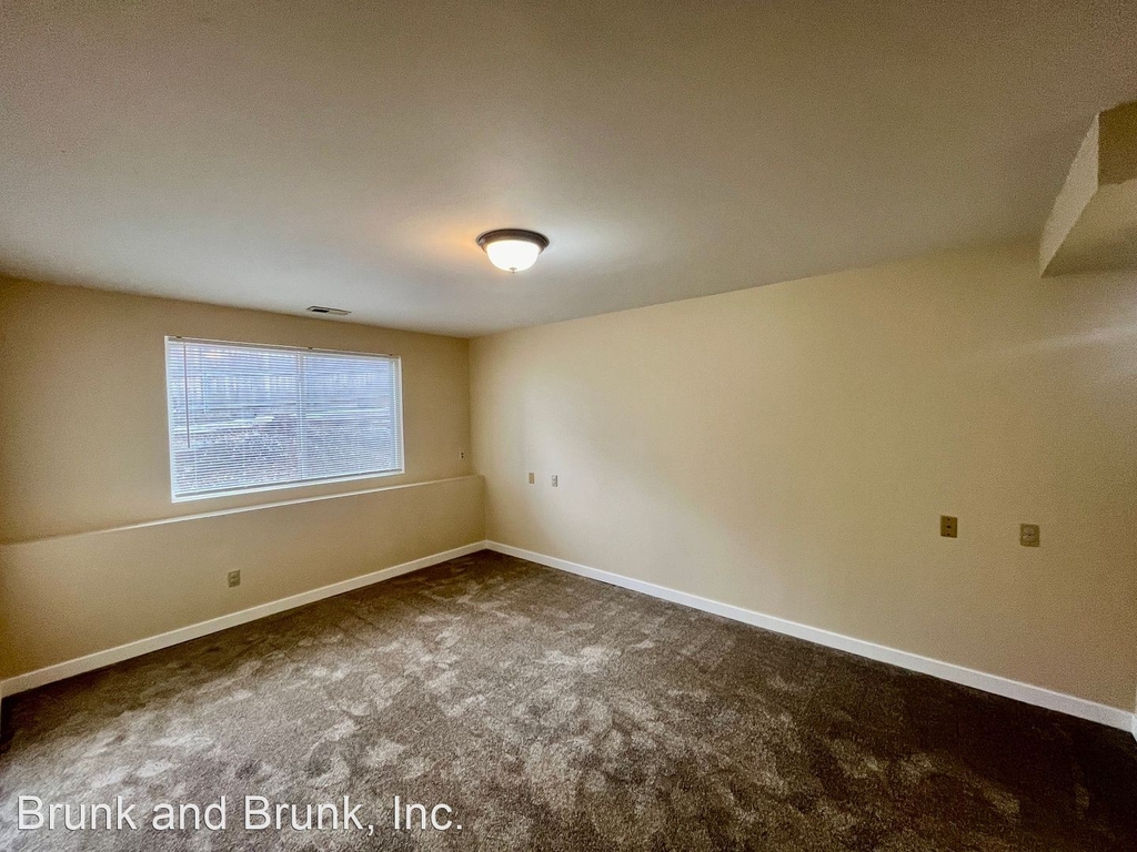 1321 N Chestnut Street - Photo 8