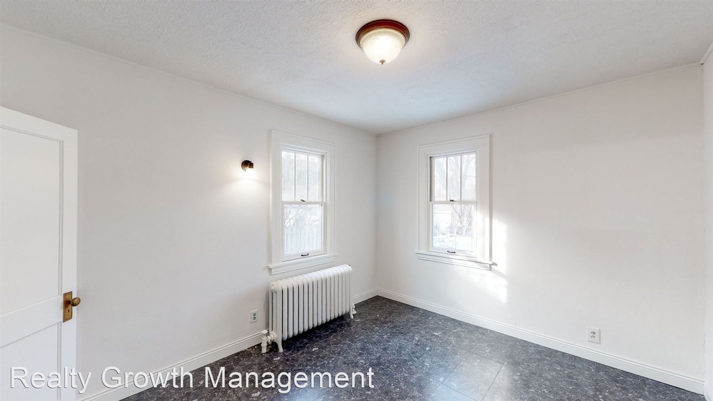 715 2nd St Nw - Photo 4