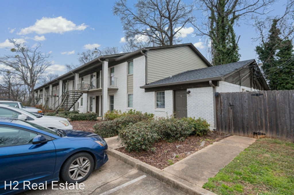 685-691 Idlewild Circle - Photo 0