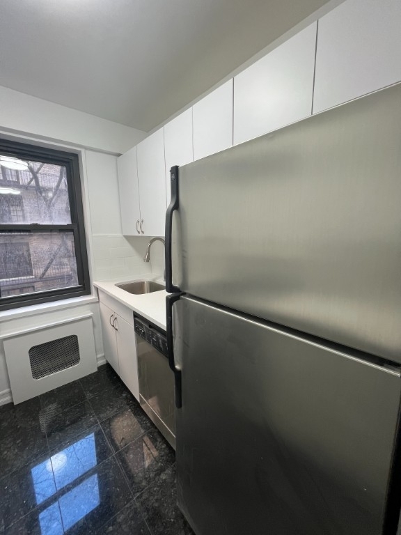 East 56th Street - Photo 7