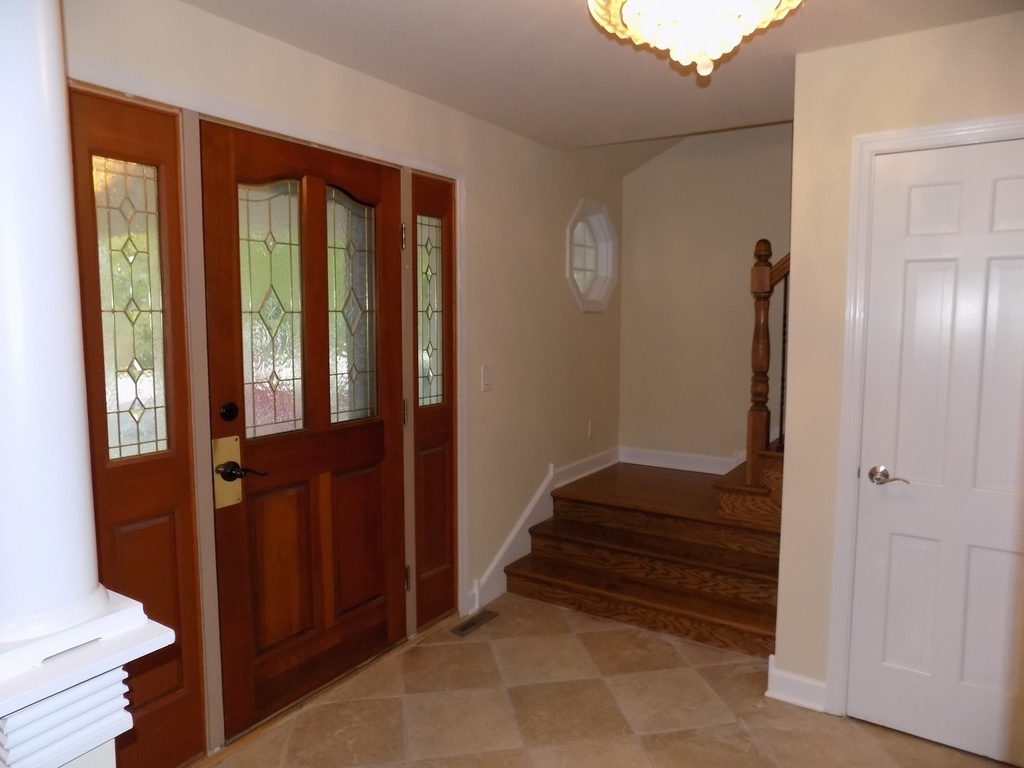 813 Meadow Lane - Photo 3