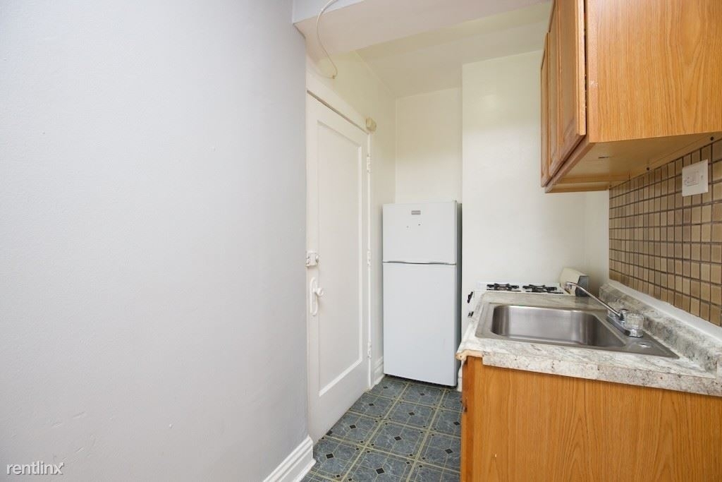 4602 N. Beacon, Unit C-6 - Photo 2