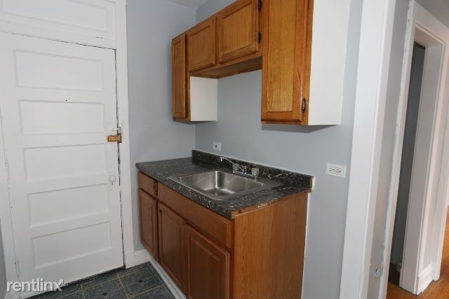 3261 W. Wrightwood, Unit Cj2 - Photo 2